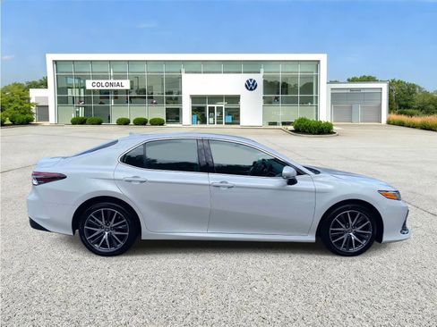 Used 2024 Toyota Camry XLE w/ Cold Weather Package AWD/4WD image 6