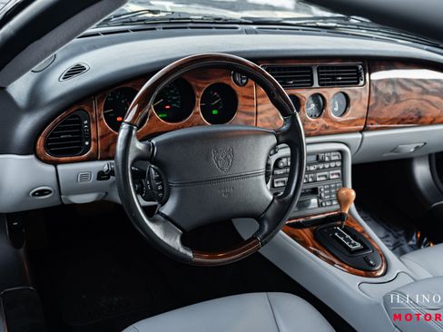 Used 2003 Jaguar XK8 Coupe image 19