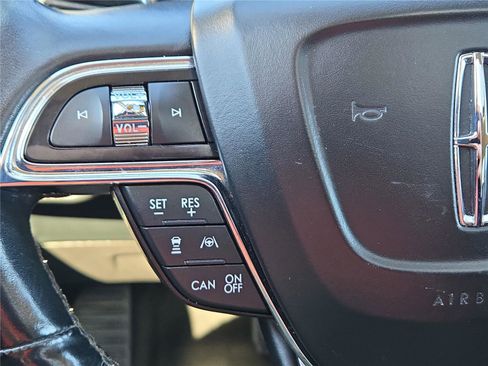 Used 2022 Lincoln Nautilus Reserve AWD/4WD image 23