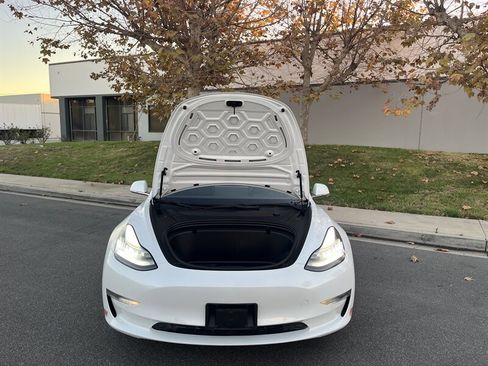 Used 2020 Tesla Model 3 Long Range image 31