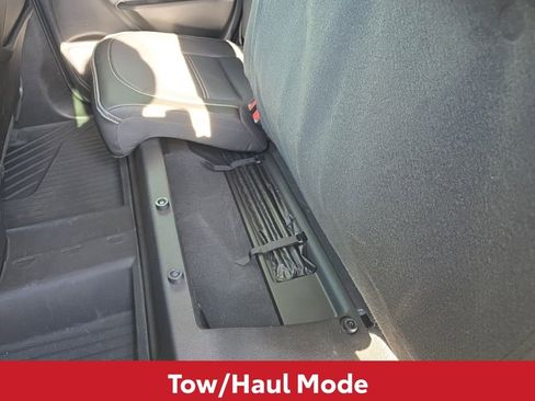 Used 2022 GMC Canyon Denali image 15