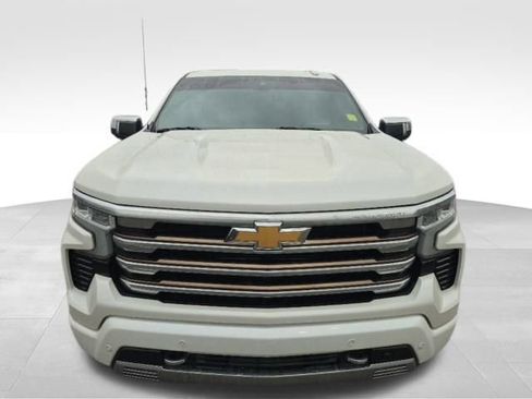 Used 2022 Chevrolet Silverado 1500 High Country w/ High Country Premium Package image 2
