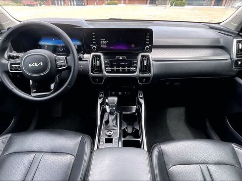 Certified 2023 Kia Sorento SX AWD/4WD image 9