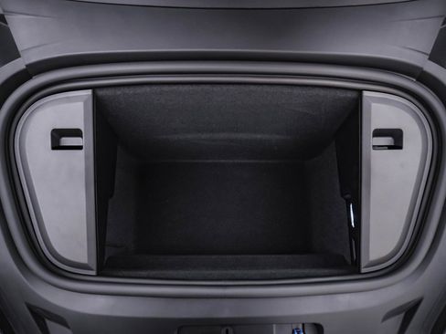 New 2025 Porsche Taycan GTS image 27