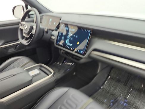Used 2025 Rivian R1S Adventure AWD/4WD image 21