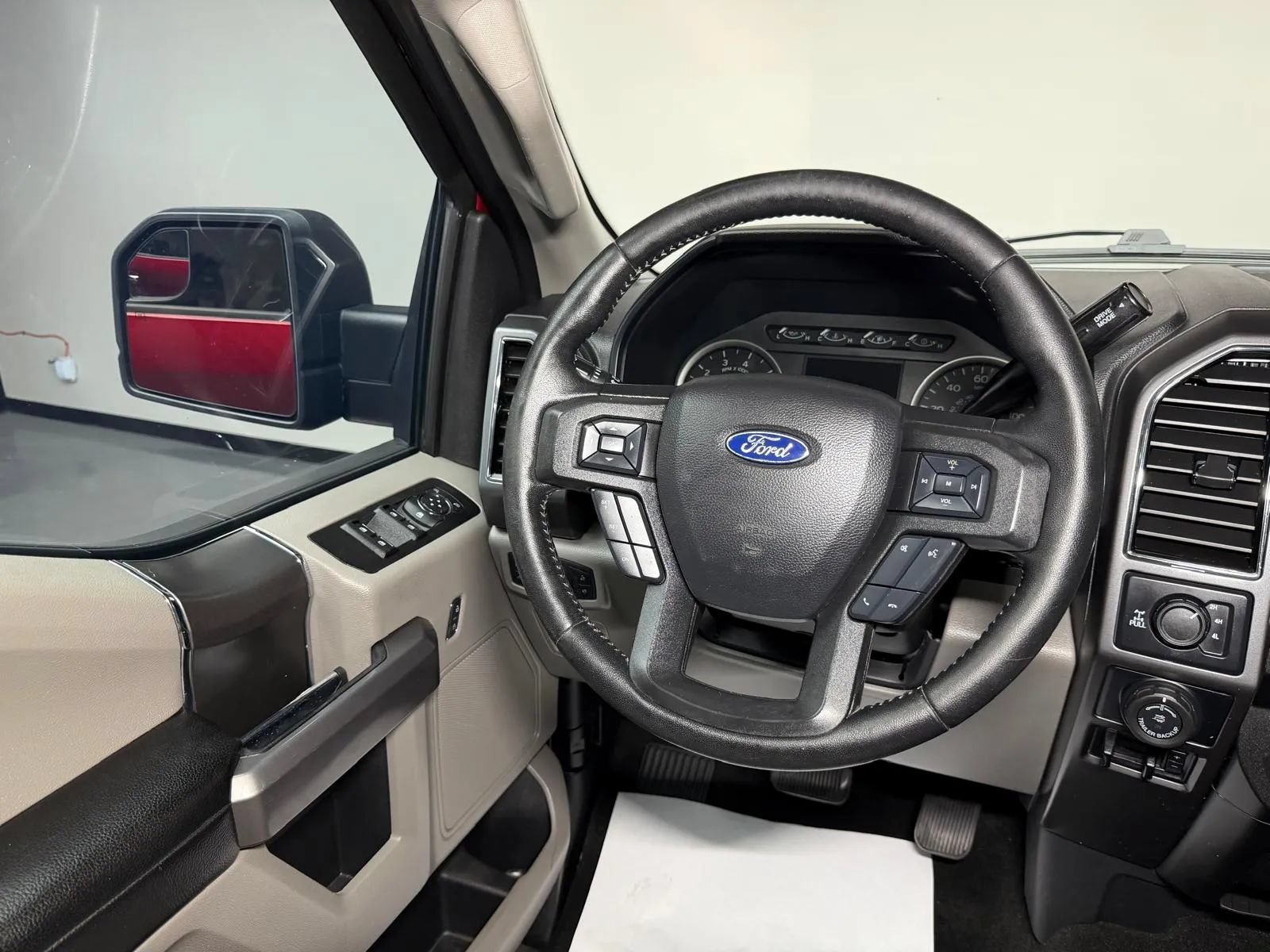 Used 2019 Ford F150 XLT w/ Equipment Group 302A Luxury AWD/4WD image 19