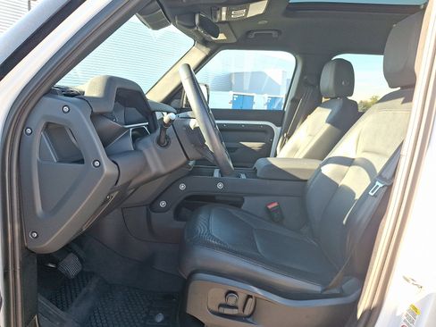 Used 2023 Land Rover Defender 110 X-Dynamic SE image 13