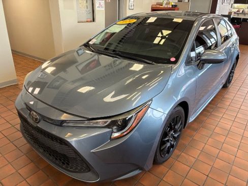 Used 2020 Toyota Corolla LE FWD image 7