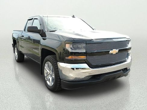 Used 2019 Chevrolet Silverado 1500 Custom w/ Custom Convenience Package AWD/4WD image 1