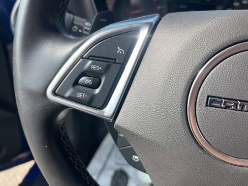 Used 2020 Chevrolet Camaro LT w/ Technology Package image 9