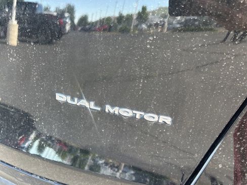 Used 2024 Tesla Model Y Long Range AWD/4WD image 14