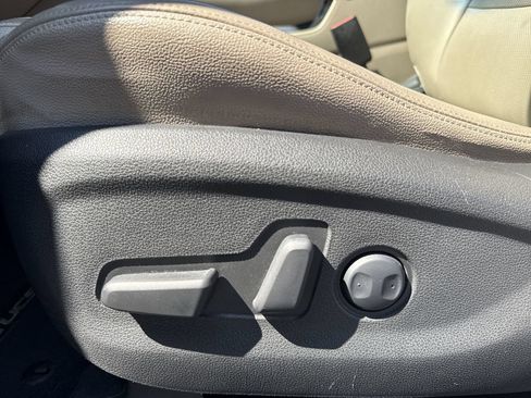 Used 2016 Hyundai Tucson Limited w/ Option Group 03 FWD image 13