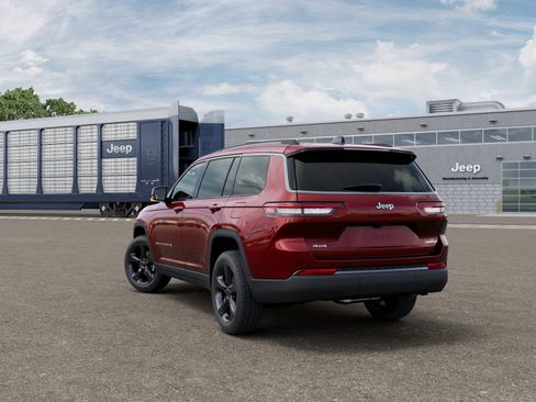 New 2026 Jeep Grand Cherokee L Limited w/ Limited Altitude Package AWD/4WD image 3