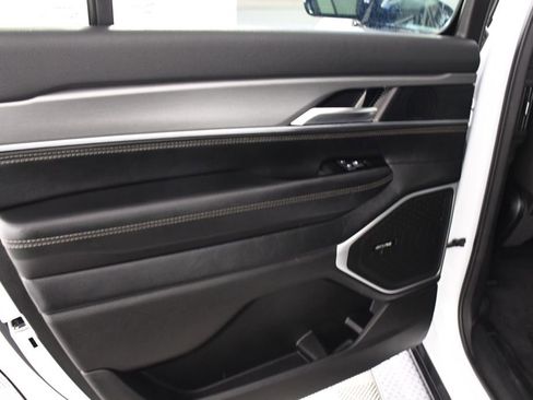 Used 2023 Jeep Wagoneer Series II image 25