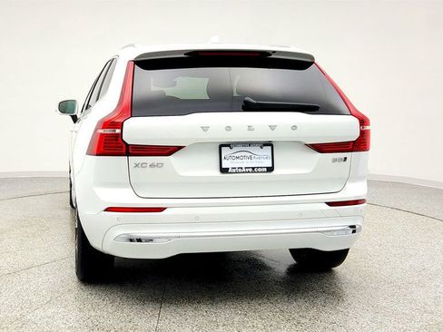 Used 2022 Volvo XC60 B5 Inscription w/ Climate Package image 6