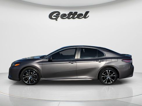 Used 2020 Toyota Camry SE w/ Convenience Package FWD image 8
