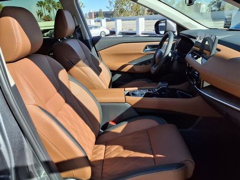 New 2026 Nissan Rogue Platinum image 6