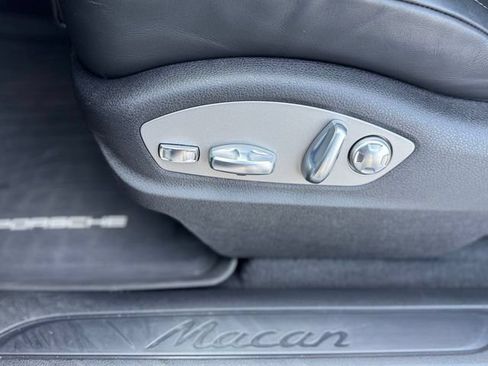 Certified 2026 Porsche Macan AWD/4WD image 16