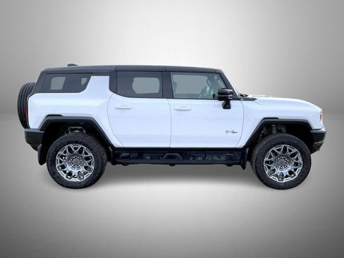 New 2026 GMC Hummer EV SUV w/ LPO, Sport Package AWD/4WD image 4