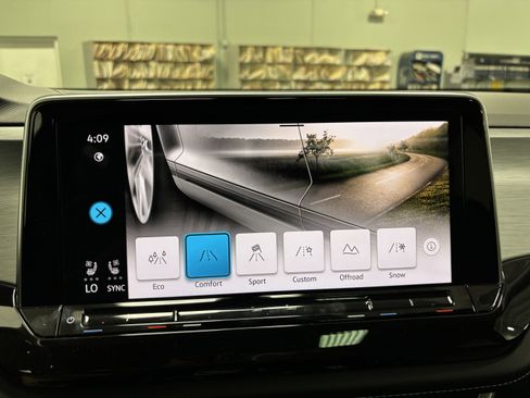 New 2026 Volkswagen Atlas Cross Sport SE image 21