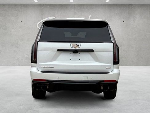 Certified 2025 Cadillac Escalade ESV V AWD/4WD image 13