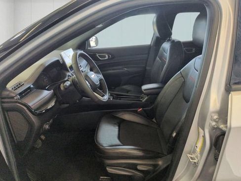 Used 2025 Jeep Compass Trailhawk w/ Trailer Tow Group AWD/4WD image 12