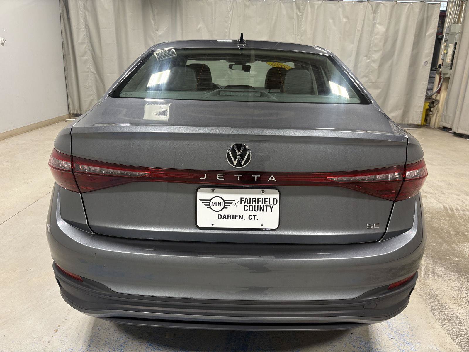 Used 2025 Volkswagen Jetta SE FWD image 8
