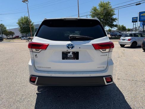 Used 2017 Toyota Highlander Limited AWD/4WD image 20