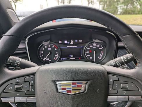 Certified 2024 Cadillac XT6 Premium Luxury w/ Technology Package AWD/4WD image 32