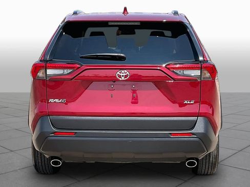 Used 2025 Toyota RAV4 XLE FWD image 5