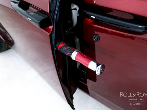 Used 2019 Rolls-Royce Phantom Sedan image 32