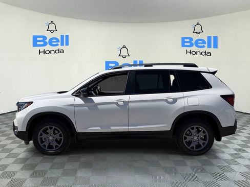 Certified 2024 Honda Passport TrailSport image 2