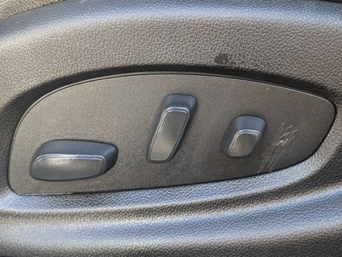 Used 2019 Chevrolet Impala LT FWD image 19