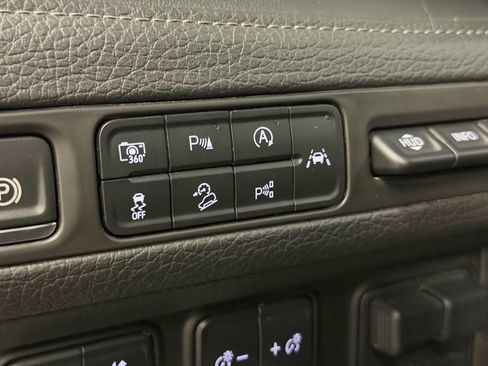 Certified 2024 GMC Yukon XL Denali w/ Denali Reserve Package image 36