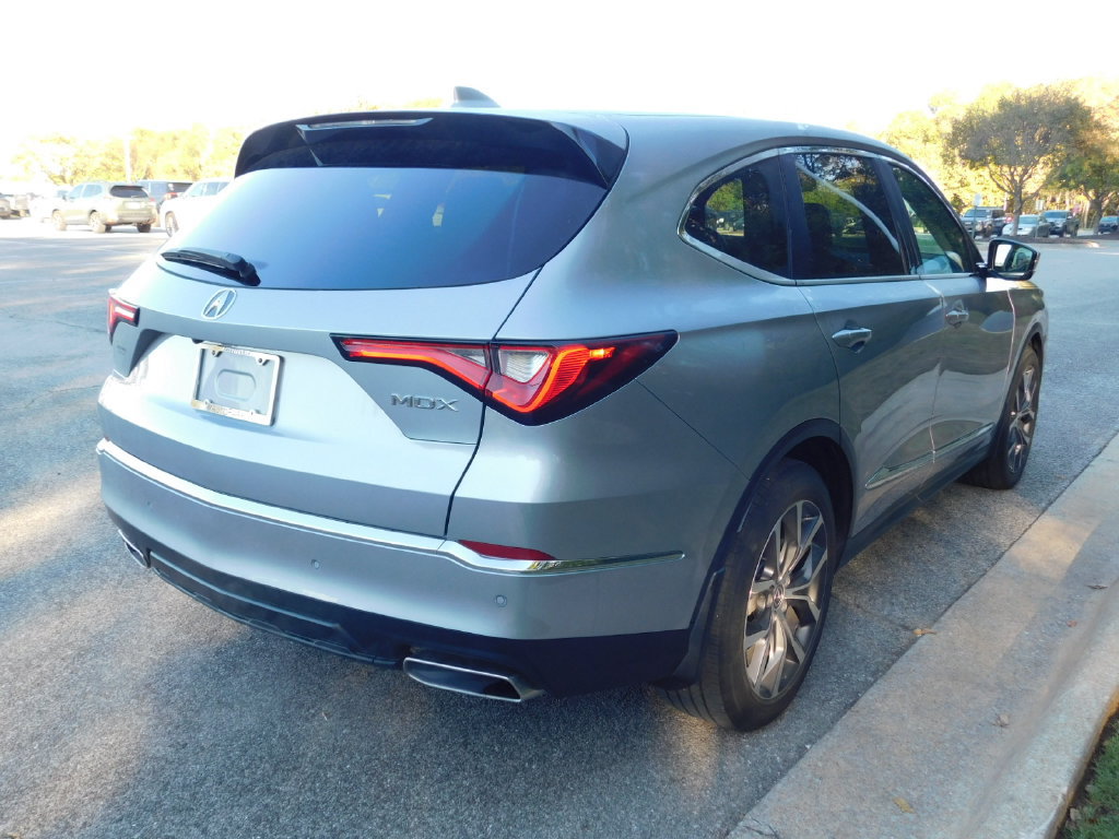 Certified 2024 Acura MDX w/ Technology Package FWD image 11