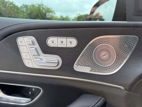 Used 2025 Mercedes-Benz GLS 450 4MATIC image 18