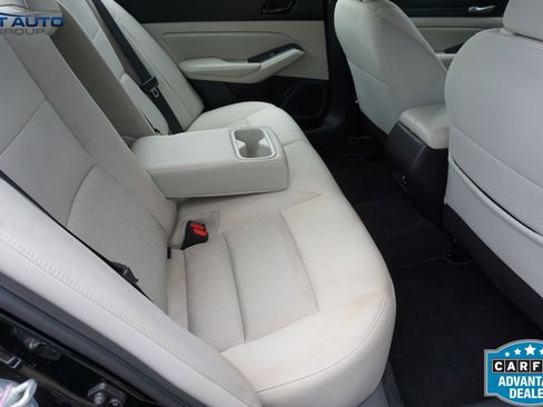 Used 2025 Nissan Altima 2.5 SV FWD image 21