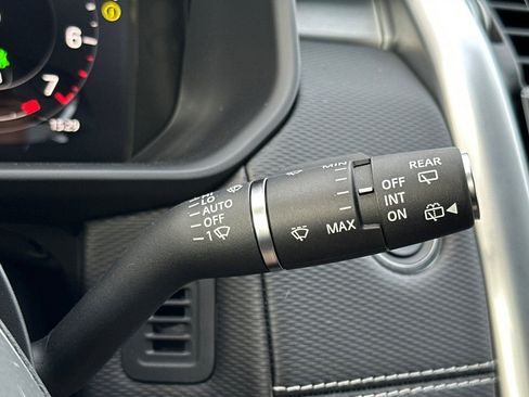 New 2025 Land Rover Discovery Dynamic SE AWD/4WD image 24