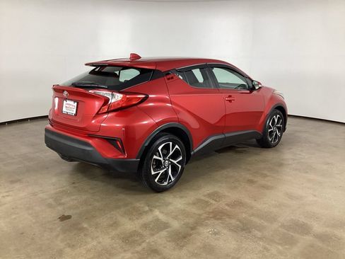 Used 2020 Toyota C-HR XLE FWD image 8