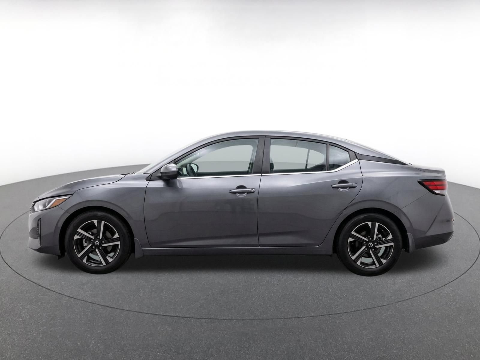 Used 2025 Nissan Sentra SV FWD image 4