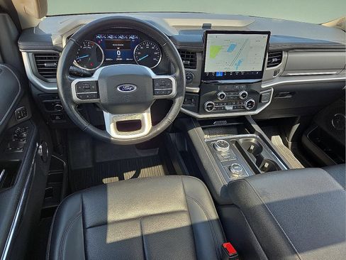 Used 2022 Ford Expedition XLT AWD/4WD image 6