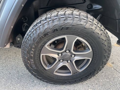 Used 2018 Jeep Wrangler Unlimited Sport S AWD/4WD image 31