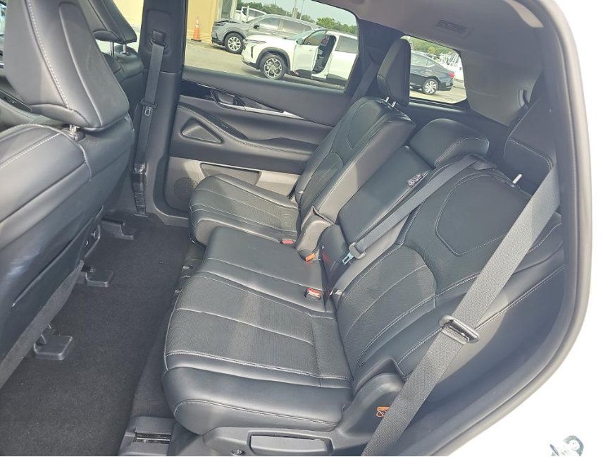 Used 2023 INFINITI QX60 Pure FWD image 16