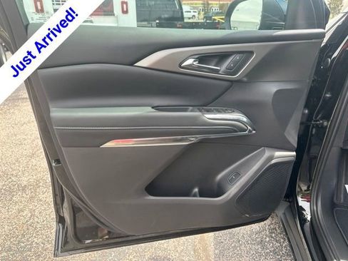 New 2026 Chevrolet Traverse LT w/ Sun and Wheel Package FWD image 11