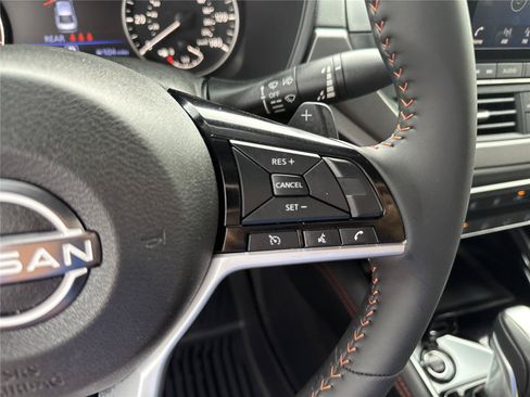 Used 2025 Nissan Altima 2.5 SR FWD image 22