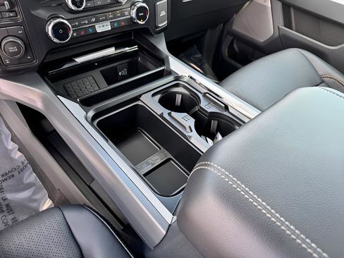 New 2025 Ford F250 Lariat w/ Lariat Ultimate Package image 44