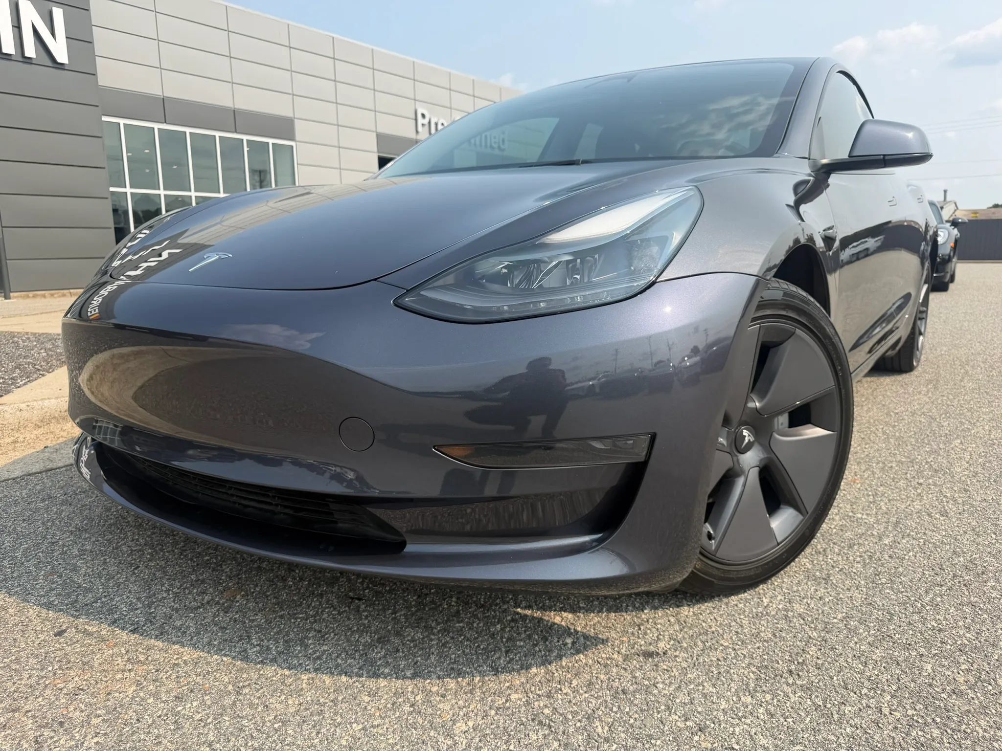Used 2023 Tesla Model 3 Standard Range RWD image 1