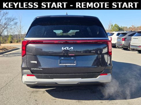 Certified 2025 Kia Carnival LXS image 6