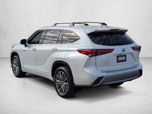 Used 2021 Toyota Highlander Platinum image 7