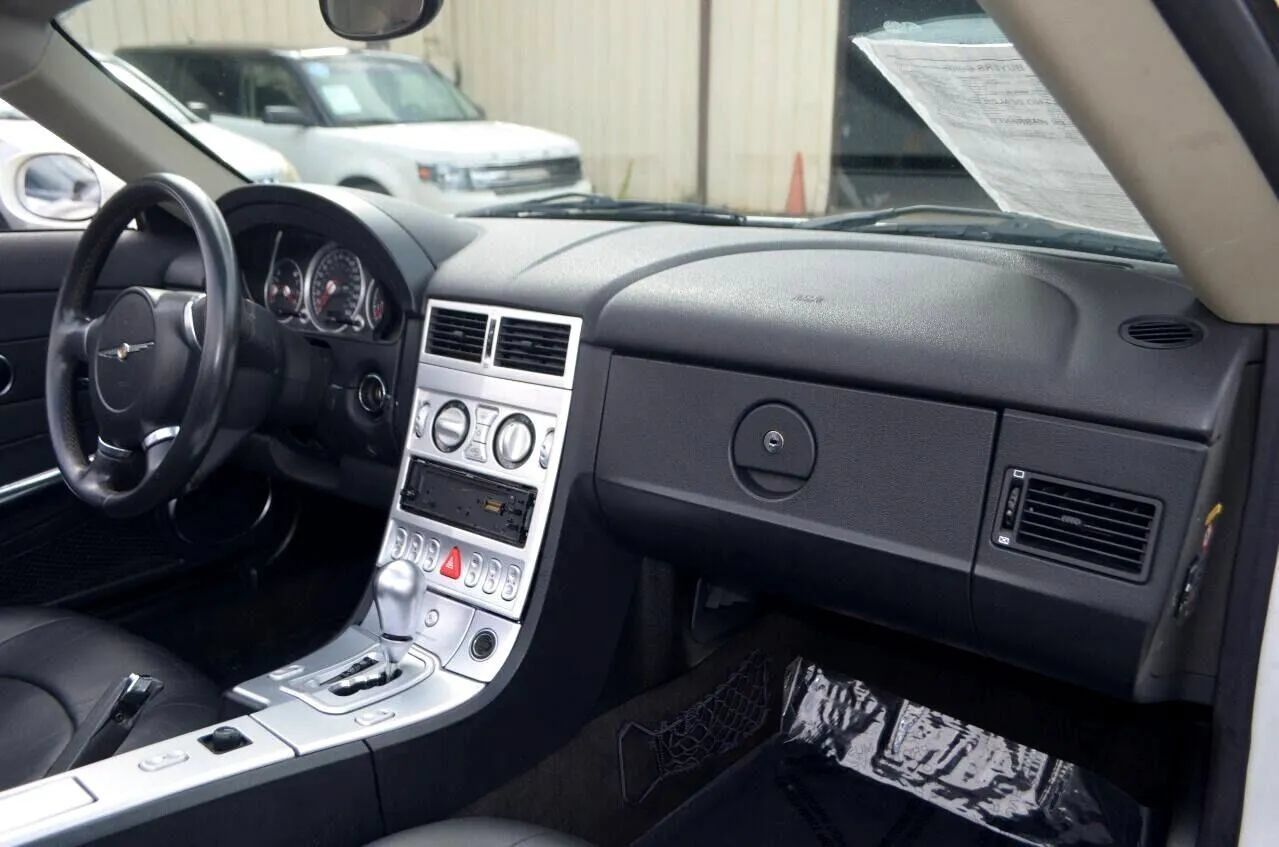 Used 2005 Chrysler Crossfire Limited RWD image 23